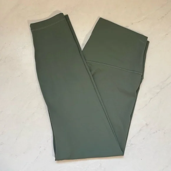 Lululemon Size 10 Sage Green Align High Rise Crop Leggings Athletic Gym Yoga Run - Picture 7 of 7